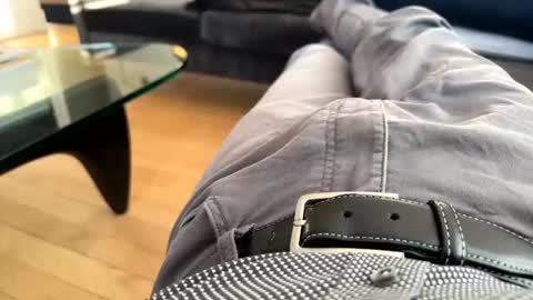 Snapshot of benz10001 chatting on 02-11-26, 12:54 benz10001 online show from 02-11-26, 12:54