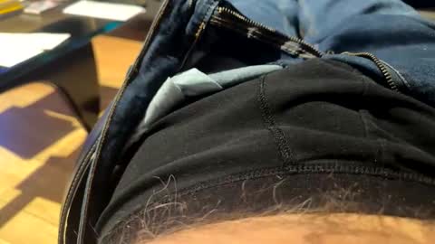 Snapshot of benz10001 chatting on 02-16-26, 04:19 benz10001 online show from 02-16-26, 04:19