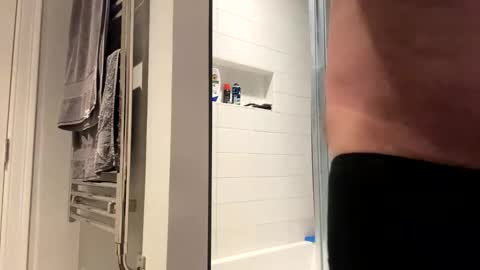 Snapshot of benz10001 chatting on 03-12-26, 11:27 benz10001 online show from 03-12-26, 11:27