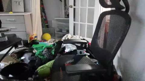 Snapshot of benzoil20007 chatting on 10-19-25, 09:04 benzoil20007 online show from 10-19-25, 09:04