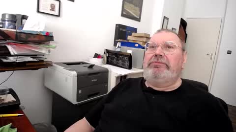 Snapshot of berlinerbaer1963 chatting on 06-09-26, 03:12 berlinerbaer1963 online show from 06-09-26, 03:12