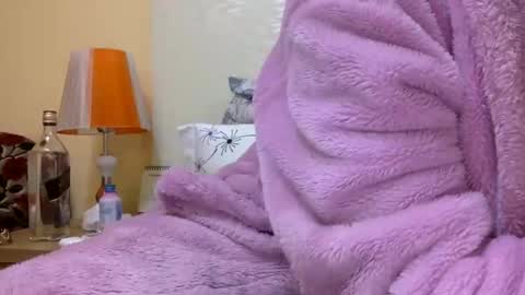 Snapshot of bermudatriangle12 chatting on 01-08-25, 05:15 tixxie online show from 01-08-25, 05:15