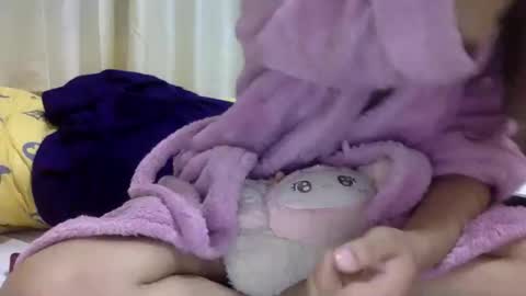 Snapshot of bermudatriangle12 chatting on 01-12-26, 12:43 tixxie online show from 01-12-26, 12:43