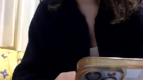 Snapshot of bermudatriangle12 chatting on 02-28-26, 02:40 tixxie online show from 02-28-26, 02:40