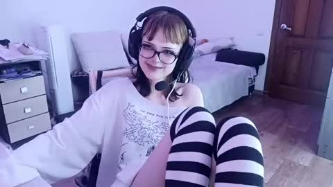 Lina online show from 04-15-26, 07:58