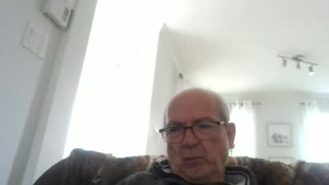 Snapshot of bernard1102 chatting on 06-20-26, 01:14 bernard1102 online show from 06-20-26, 01:14