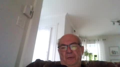Snapshot of bernard1102 chatting on 06-30-26, 09:43 bernard1102 online show from 06-30-26, 09:43