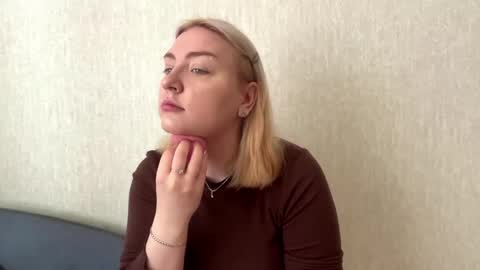 Anny online show from 05-25-26, 08:20