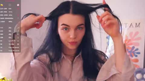 Milla online show from 04-19-26, 07:07