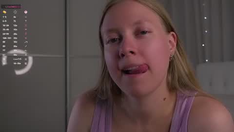 Snapshot of berniedelamora chatting on 08-09-26, 01:38 Mira online show from 08-09-26, 01:38