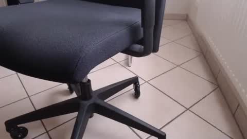 Snapshot of berny1976 chatting on 10-15-25, 07:30 eagle1976 online show from 10-15-25, 07:30