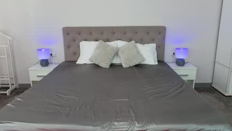 Violette online show from 04-29-26, 06:17