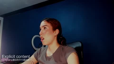 Snapshot of berryxberry chatting on 04-03-26, 02:31 berryxbaby online show from 04-03-26, 02:31