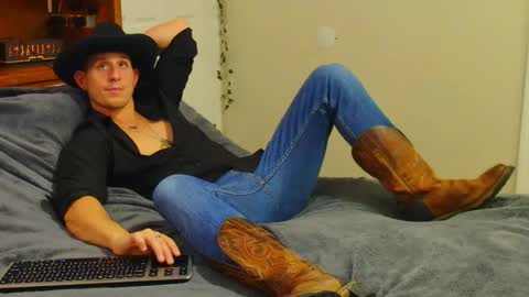 Snapshot of bestcockhere chatting on 12-19-25, 12:17 twitter zack1fisher online show from 12-19-25, 12:17