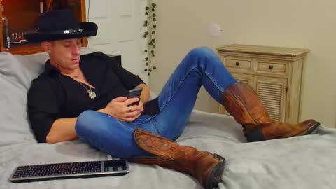 Snapshot of bestcockhere chatting on 01-13-26, 01:00 twitter zack1fisher online show from 01-13-26, 01:00