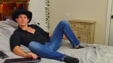 Snapshot of bestcockhere chatting on 01-15-26, 01:10 twitter zack1fisher online show from 01-15-26, 01:10