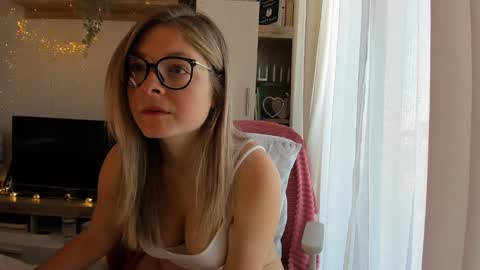 Vicky   online show from 12-12-24, 08:03