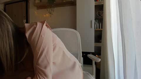 Vicky   online show from 10-10-25, 06:56
