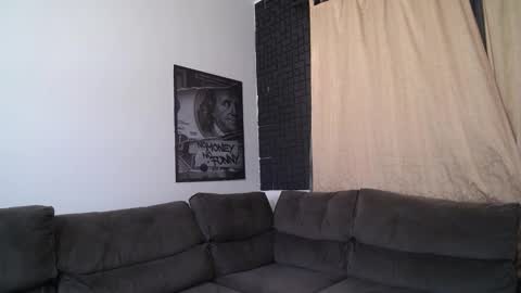 Snapshot of bestmuscle chatting on 12-21-25, 04:36 bestmuscle online show from 12-21-25, 04:36