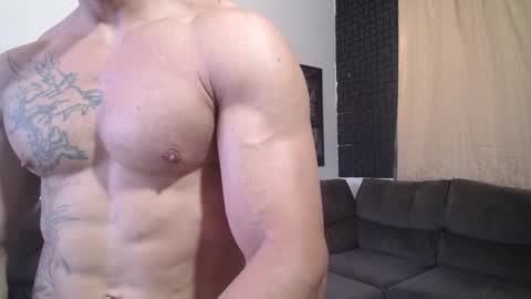 Snapshot of bestmuscle chatting on 12-22-25, 05:32 bestmuscle online show from 12-22-25, 05:32