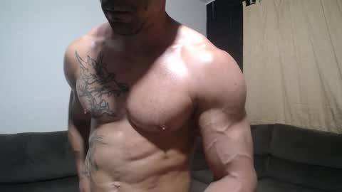 Snapshot of bestmuscle chatting on 12-23-25, 05:38 bestmuscle online show from 12-23-25, 05:38