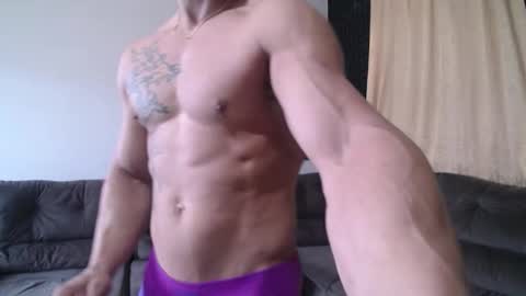 Snapshot of bestmuscle chatting on 02-11-26, 06:13 bestmuscle online show from 02-11-26, 06:13
