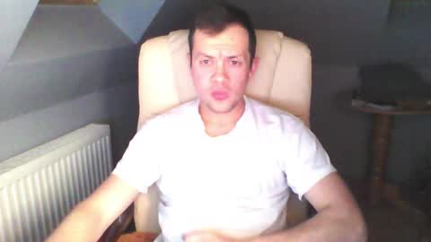 Snapshot of bestworld_ chatting on 11-27-25, 05:15 bestworld_ online show from 11-27-25, 05:15