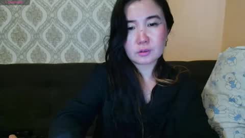Snapshot of bet_lu chatting on 12-13-24, 04:43 Bet Lu online show from 12-13-24, 04:43