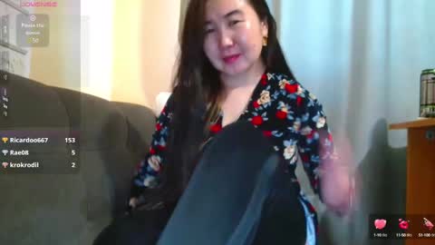 Snapshot of bet_lu chatting on 12-19-24, 09:51 Bet Lu online show from 12-19-24, 09:51