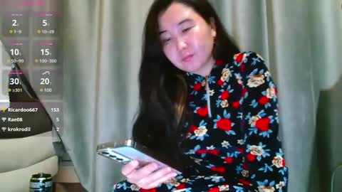 Snapshot of bet_lu chatting on 12-19-24, 01:51 Bet Lu online show from 12-19-24, 01:51