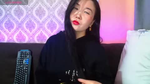 Snapshot of bet_lu chatting on 02-13-25, 07:35 Bet Lu online show from 02-13-25, 07:35