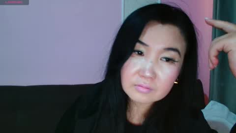 Snapshot of bet_lu chatting on 10-15-25, 04:56 Bet Lu online show from 10-15-25, 04:56