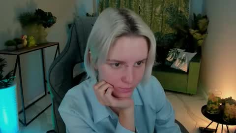 Snapshot of bethanycloud chatting on 10-15-25, 02:33 Bethany online show from 10-15-25, 02:33