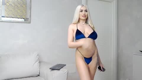 Snapshot of bethierusse chatting on 02-27-25, 10:53 bethierusse online show from 02-27-25, 10:53