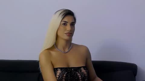 Snapshot of bethierusse chatting on 10-13-25, 04:34 bethierusse online show from 10-13-25, 04:34