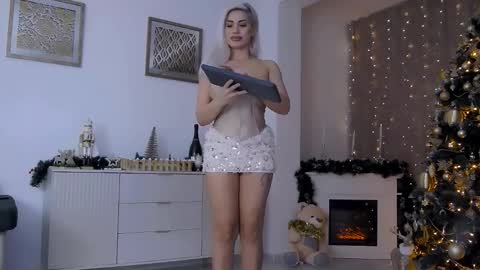 Snapshot of bethierusse chatting on 12-22-25, 05:48 bethierusse online show from 12-22-25, 05:48