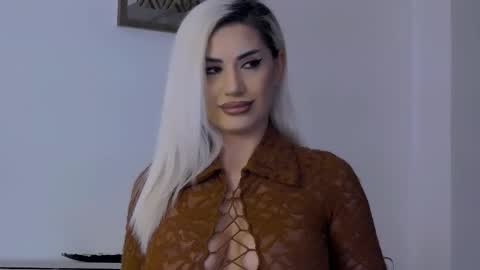 Snapshot of bethierusse chatting on 02-11-26, 10:48 bethierusse online show from 02-11-26, 10:48