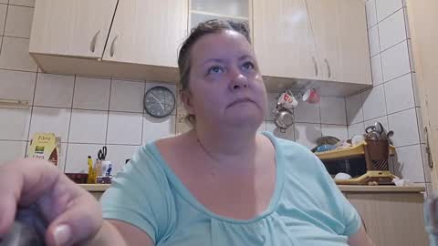 Snapshot of bethnorth chatting on 09-20-25, 01:50 bethnorth online show from 09-20-25, 01:50