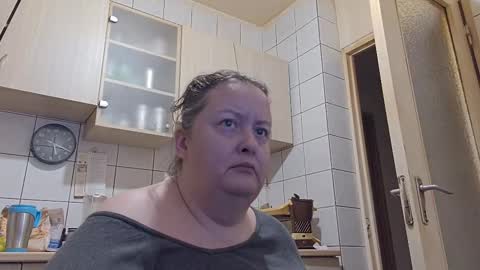 Snapshot of bethnorth chatting on 09-27-25, 02:16 bethnorth online show from 09-27-25, 02:16