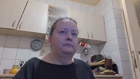 Snapshot of bethnorth chatting on 12-17-25, 02:39 bethnorth online show from 12-17-25, 02:39