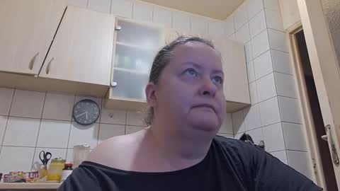 Snapshot of bethnorth chatting on 01-08-26, 03:31 bethnorth online show from 01-08-26, 03:31