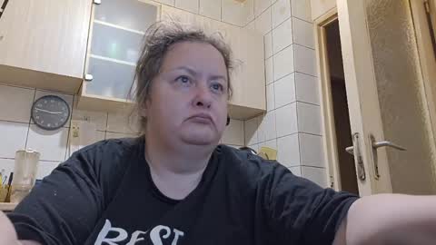 Snapshot of bethnorth chatting on 05-04-26, 11:45 bethnorth online show from 05-04-26, 11:45