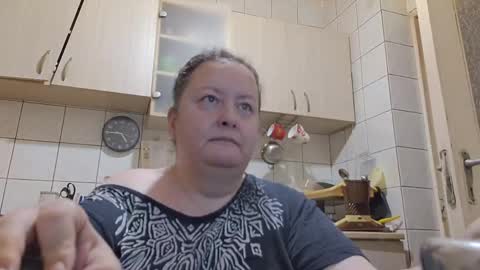 Snapshot of bethnorth chatting on 05-09-26, 01:44 bethnorth online show from 05-09-26, 01:44