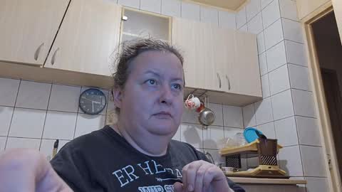 Snapshot of bethnorth chatting on 06-05-26, 12:28 bethnorth online show from 06-05-26, 12:28