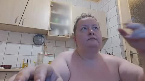 Snapshot of bethnorth chatting on 06-07-26, 01:10 bethnorth online show from 06-07-26, 01:10