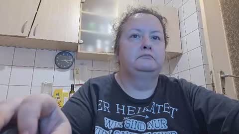 Snapshot of bethnorth chatting on 06-13-26, 01:14 bethnorth online show from 06-13-26, 01:14