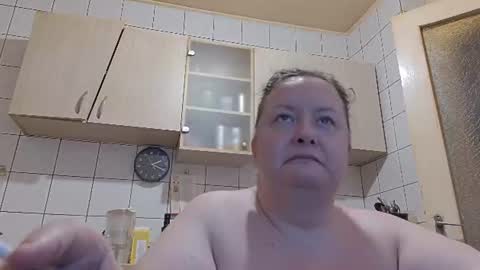 Snapshot of bethnorth chatting on 06-14-26, 11:18 bethnorth online show from 06-14-26, 11:18