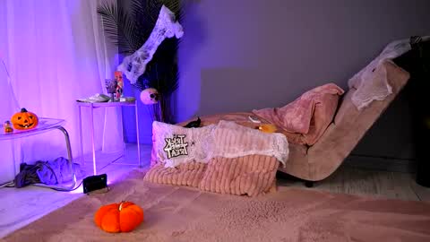 Betty online show from 10-28-25, 04:05