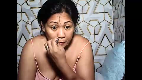 betty_83 online show from 04-19-26, 12:00