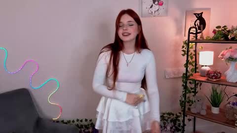 Snapshot of betty_williams_ chatting on 10-29-25, 02:41 Morry online show from 10-29-25, 02:41